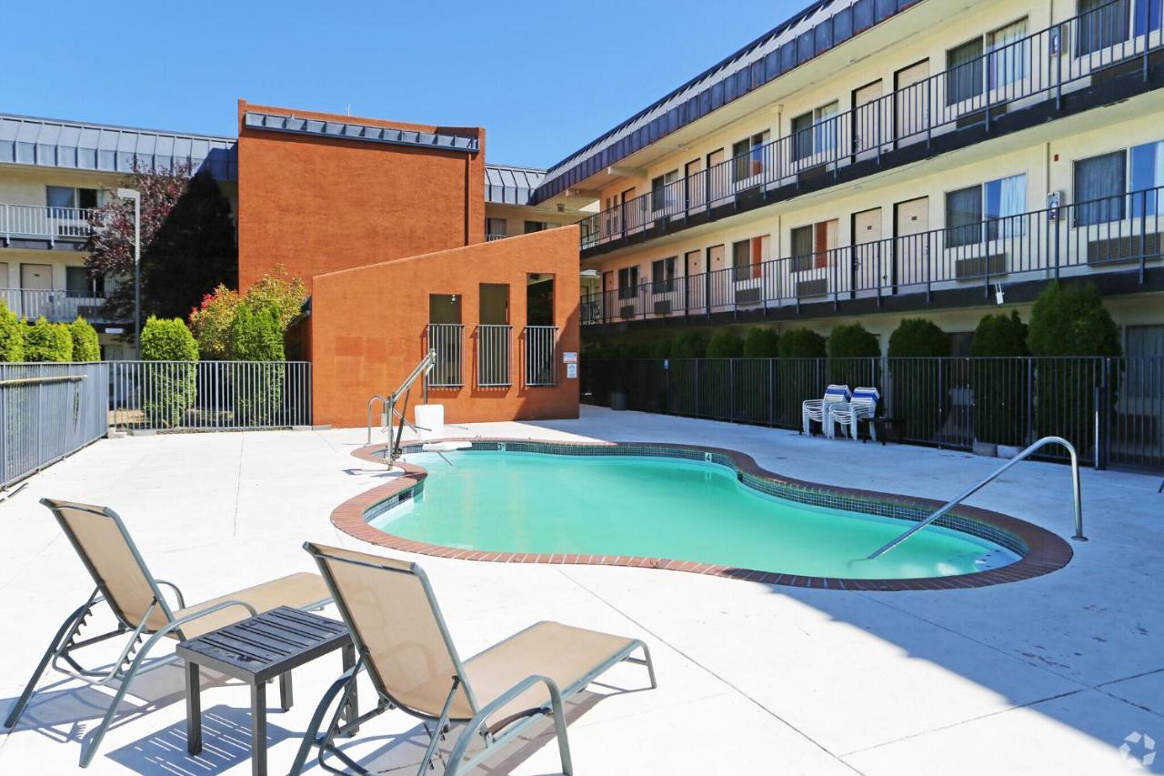 Olympic Inn & Suites ポート・エンジェルス エクステリア 写真