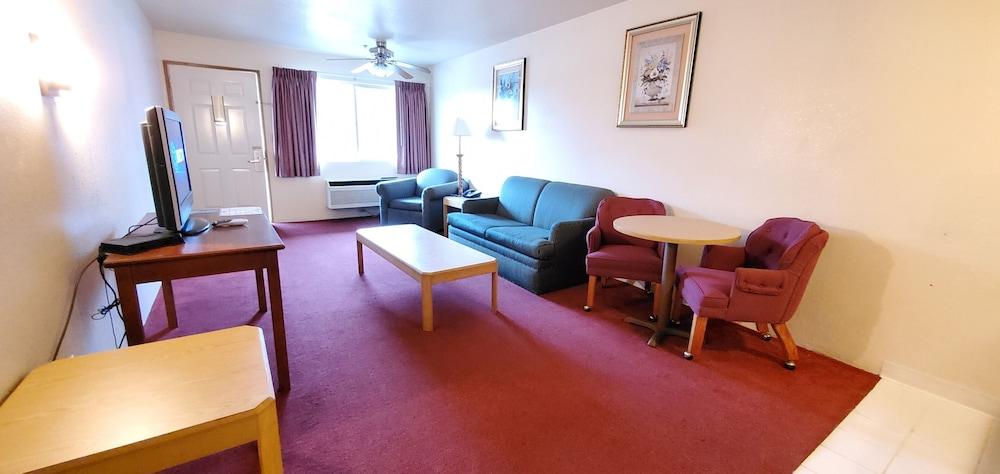 Olympic Inn & Suites ポート・エンジェルス エクステリア 写真